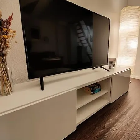 Gemuetliche Dachgeschosswohnung In * Mönchengladbach