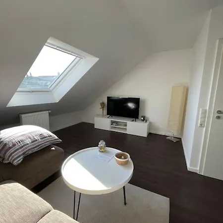 Gemuetliche Dachgeschosswohnung In Lägenhet Mönchengladbach