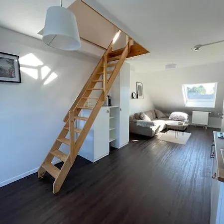 Gemuetliche Dachgeschosswohnung In Apartmán Mönchengladbach