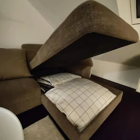 Gemuetliche Dachgeschosswohnung In *