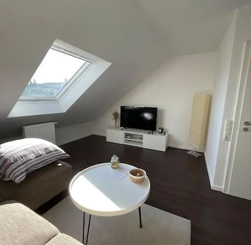 Gemuetliche Dachgeschosswohnung In Apartman Mönchengladbach